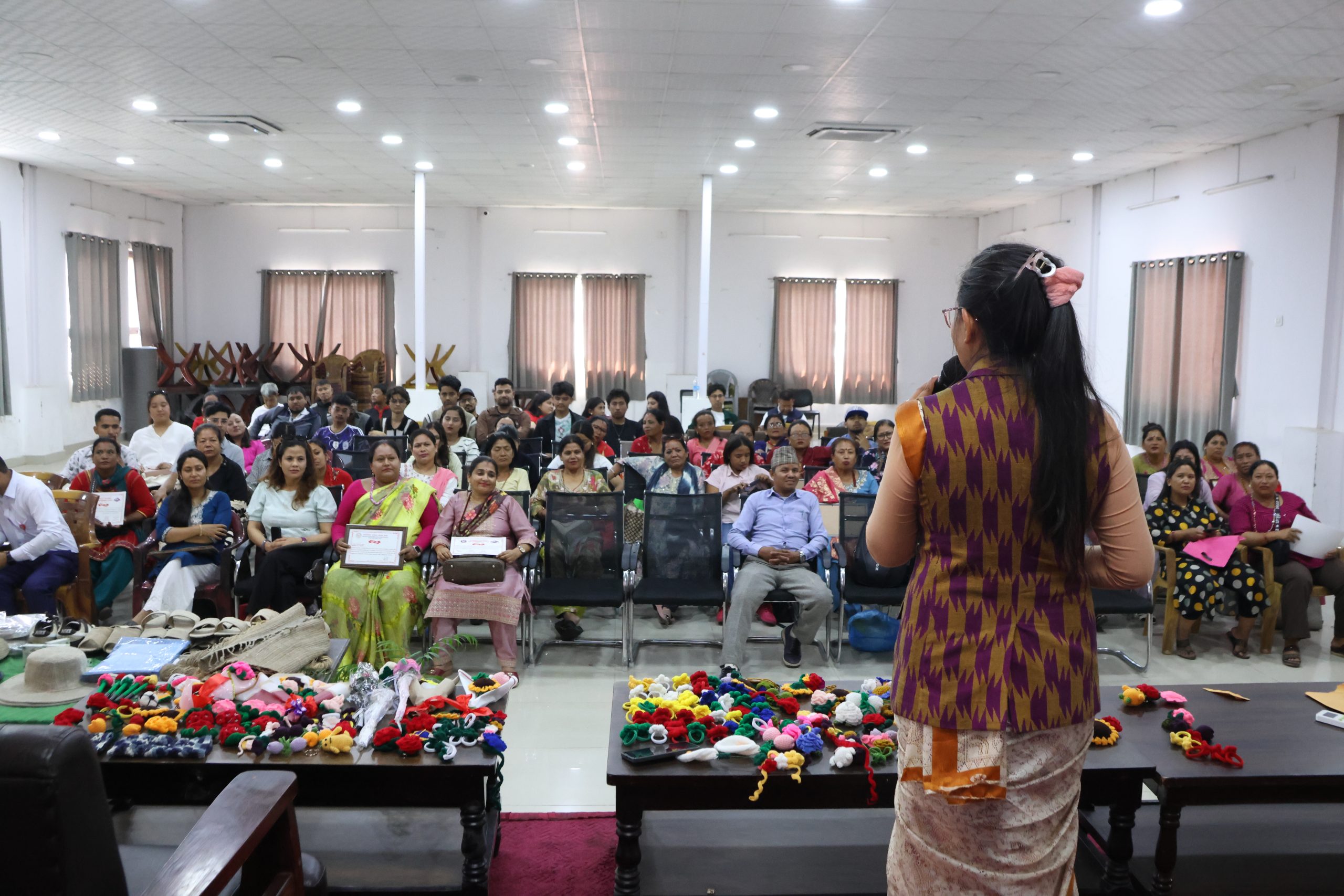 अल्लो बुनाईदेखि ‘एआई र डिजिटल मार्केटिङ’ सम्म: बुढानीलकण्ठमा ७ दिने र १ महिने तालिमहरू सकिए